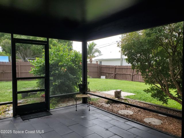 255 8th Court, Vero Beach, FL 32962