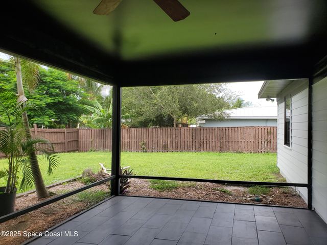 255 8th Court, Vero Beach, FL 32962