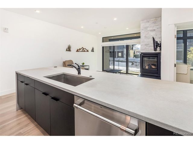 930 Blue River Pkwy 6-613, Silverthorne, CO 80498