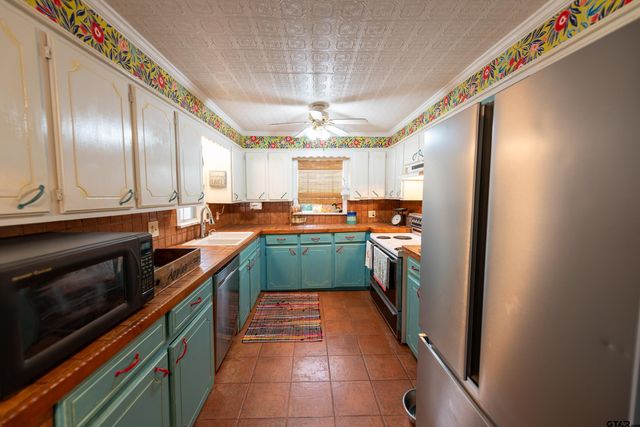 668 Omaha Drive, Omaha, TX 75571