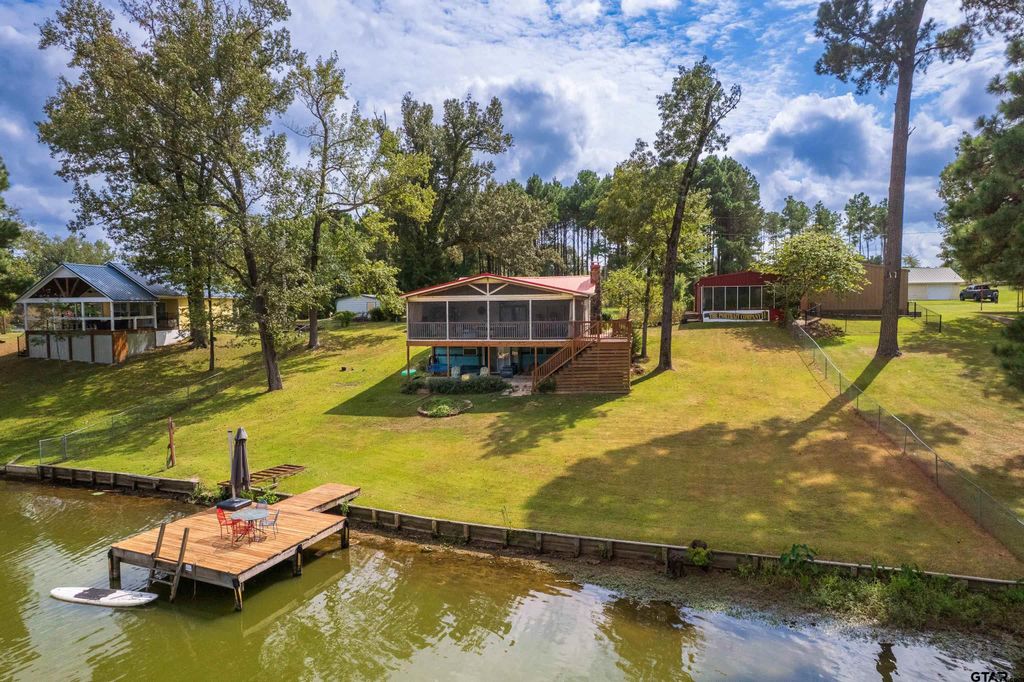 668 Omaha Drive, Omaha, TX 75571