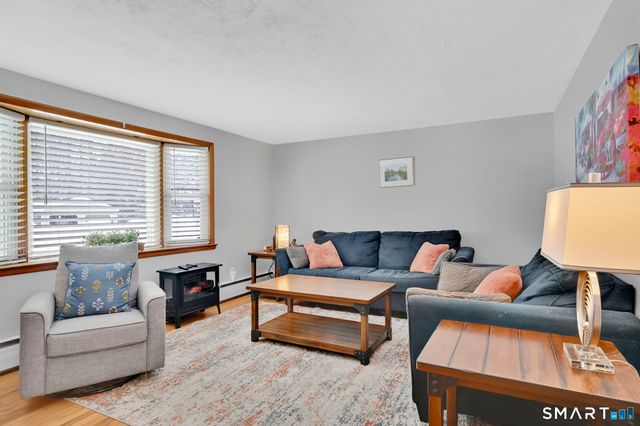 4 Steep Road, South Windsor, CT 06074