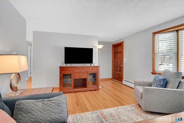 4 Steep Road, South Windsor, CT 06074