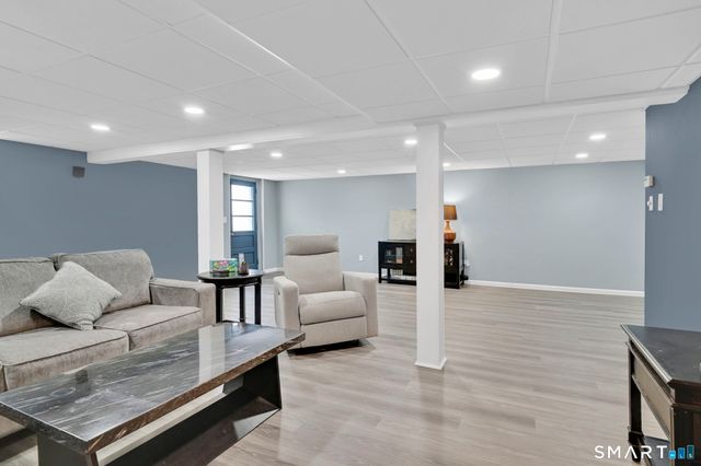 4 Steep Road, South Windsor, CT 06074