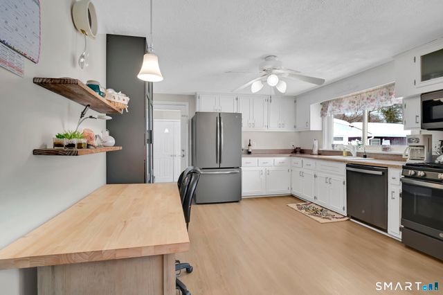 4 Steep Road, South Windsor, CT 06074