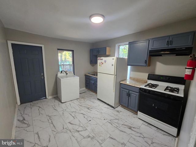 517 STUYVESANT AVE, Trenton, NJ 08618