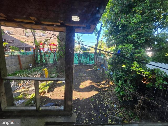 517 STUYVESANT AVE, Trenton, NJ 08618