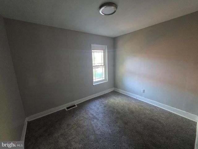 517 STUYVESANT AVE, Trenton, NJ 08618