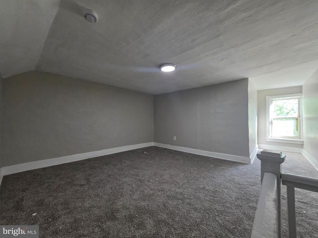 517 STUYVESANT AVE, Trenton, NJ 08618