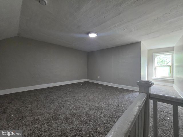 517 STUYVESANT AVE, Trenton, NJ 08618