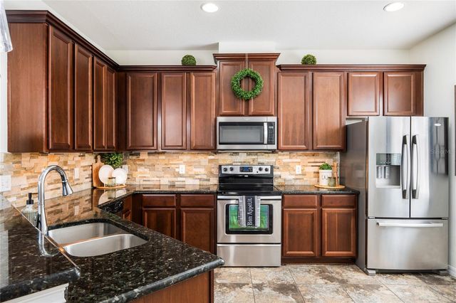 955 BELLES FERRY LOOP, Sanford, FL 32771