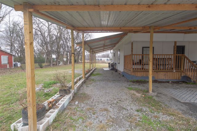 820 E Okmulgee Avenue, Checotah, OK 74426