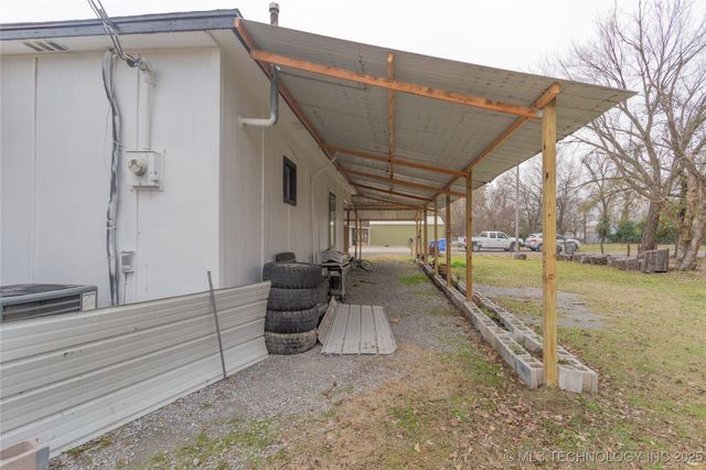 820 E Okmulgee Avenue, Checotah, OK 74426