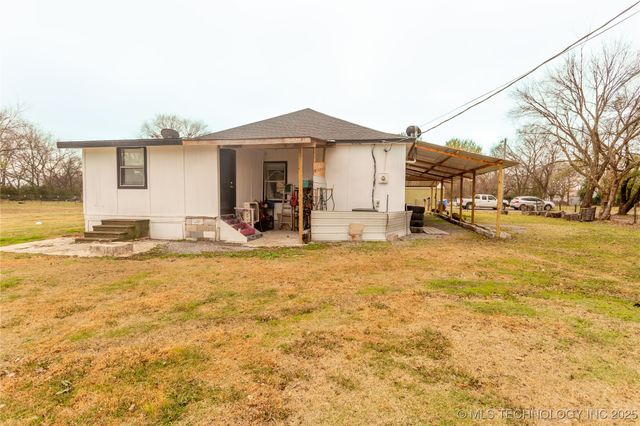 820 E Okmulgee Avenue, Checotah, OK 74426