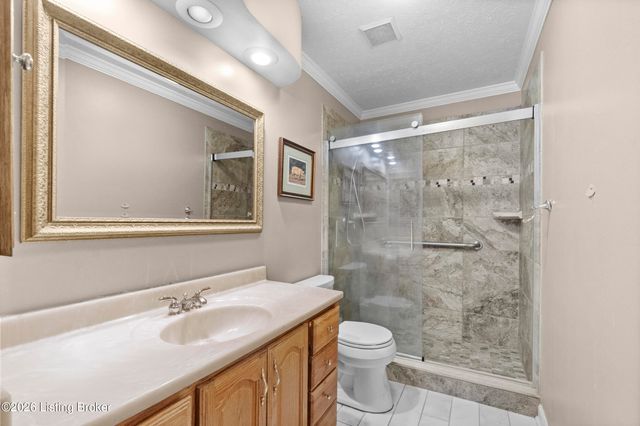 6905 Boxwood Ct, Pewee Valley, KY 40056