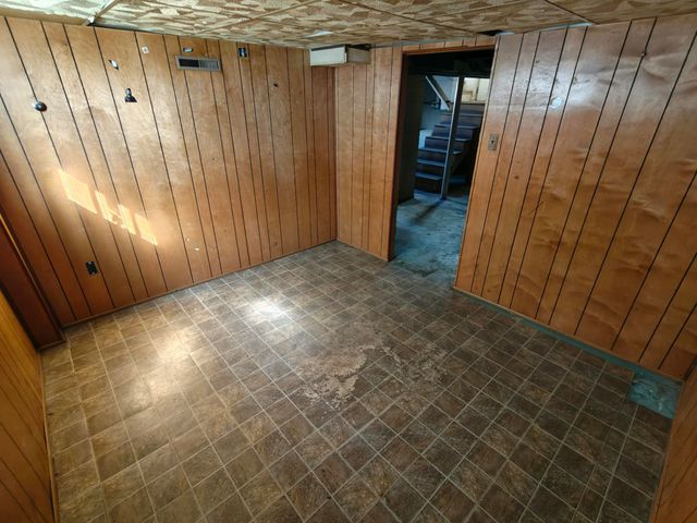 7418 Howard Avenue, Hammond, IN 46324