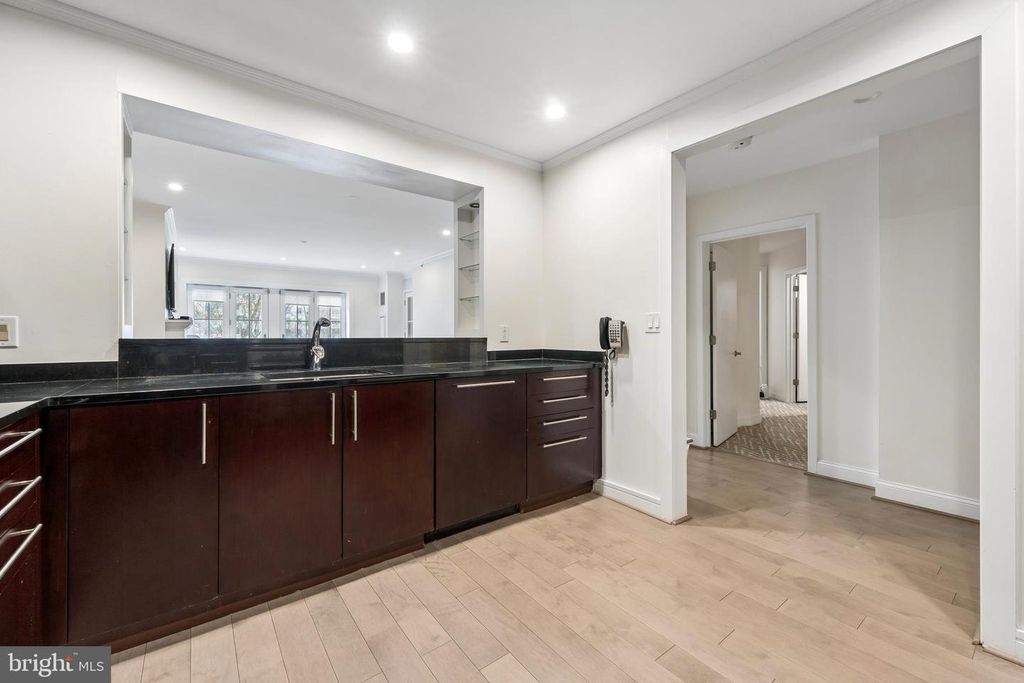 Image 12 of property listing at 190 PRESIDENTIAL BLVD #513, Bala Cynwyd, PA 19004