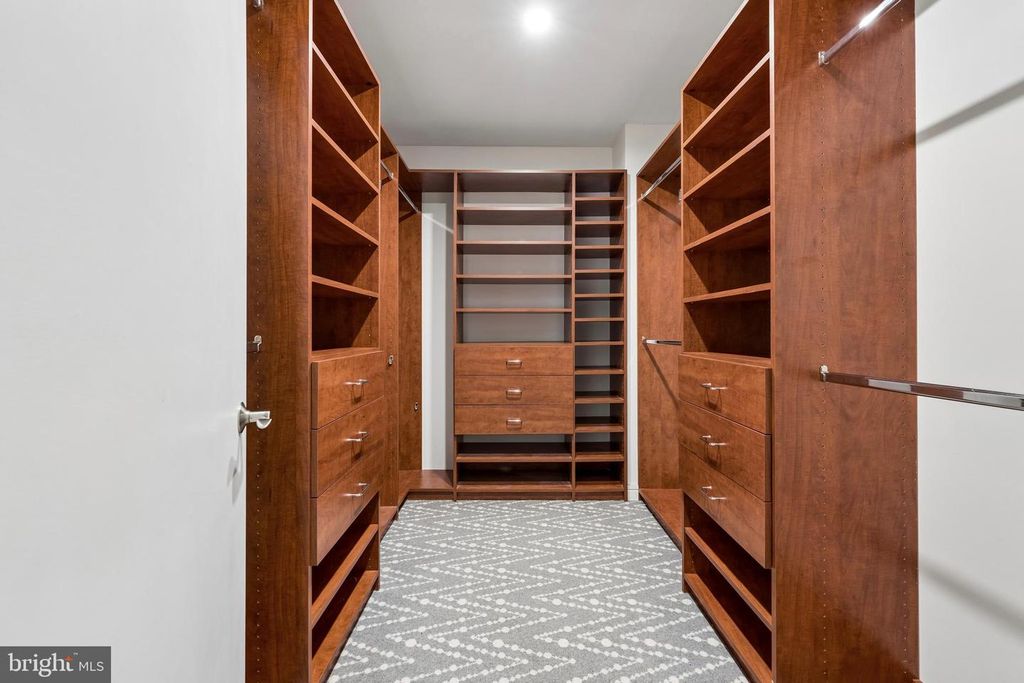 Image 22 of property listing at 190 PRESIDENTIAL BLVD #513, Bala Cynwyd, PA 19004