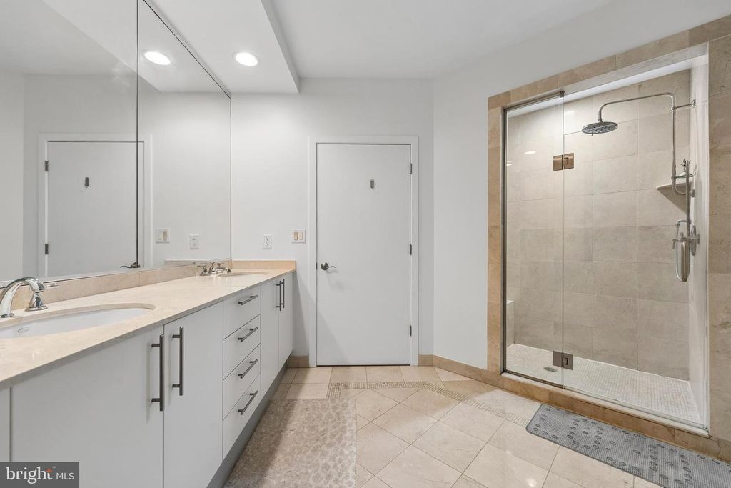 Image 24 of property listing at 190 PRESIDENTIAL BLVD #513, Bala Cynwyd, PA 19004
