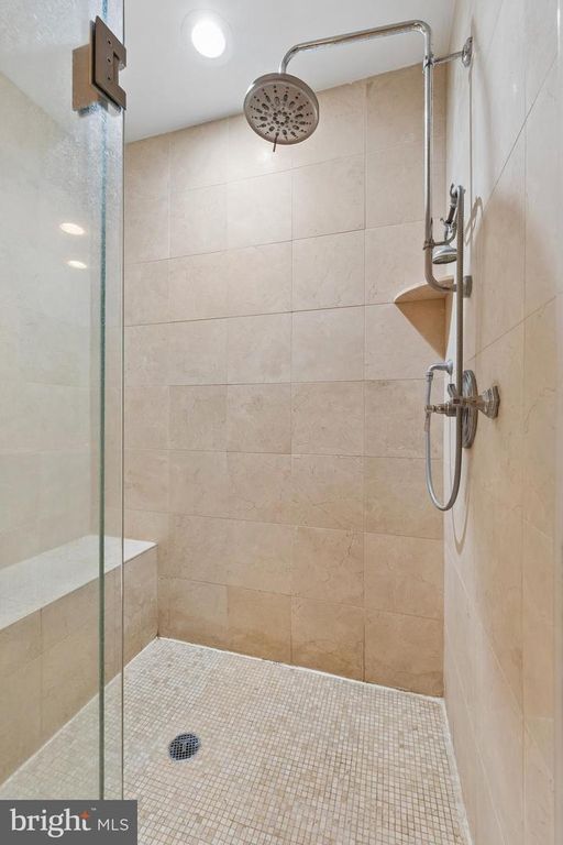 Image 26 of property listing at 190 PRESIDENTIAL BLVD #513, Bala Cynwyd, PA 19004