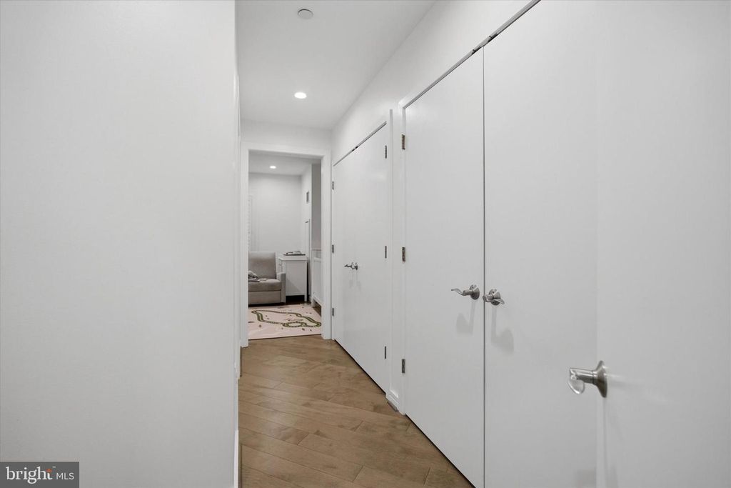 Image 27 of property listing at 190 PRESIDENTIAL BLVD #513, Bala Cynwyd, PA 19004