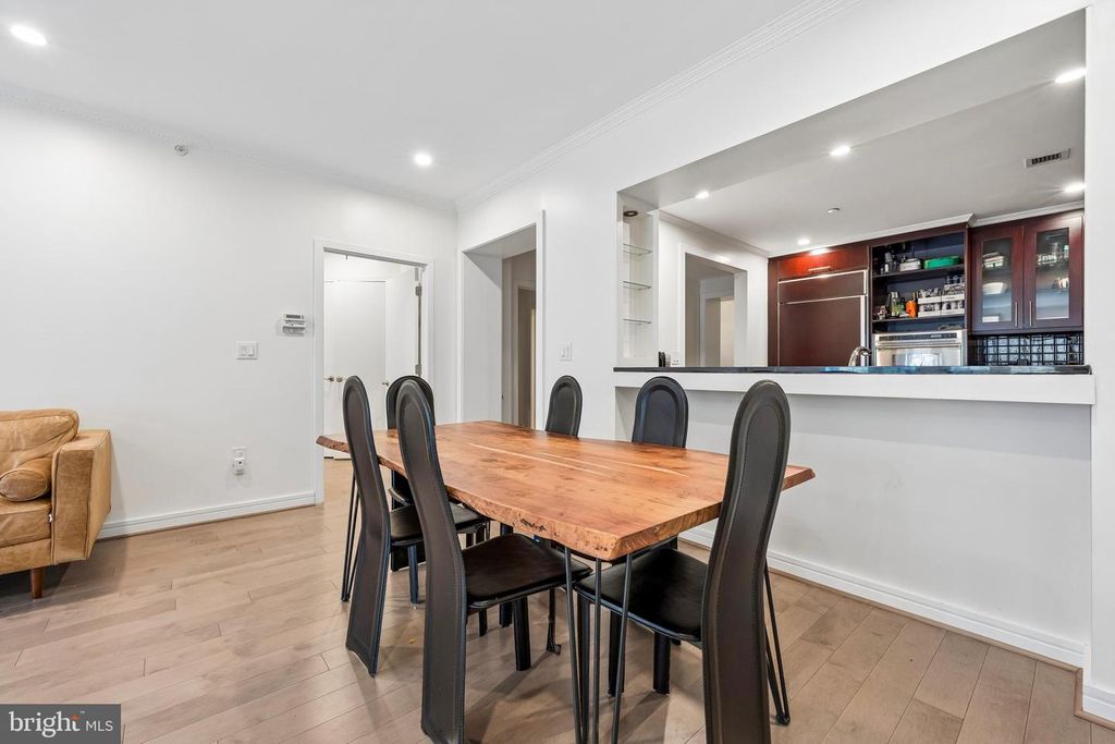Image 3 of property listing at 190 PRESIDENTIAL BLVD #513, Bala Cynwyd, PA 19004