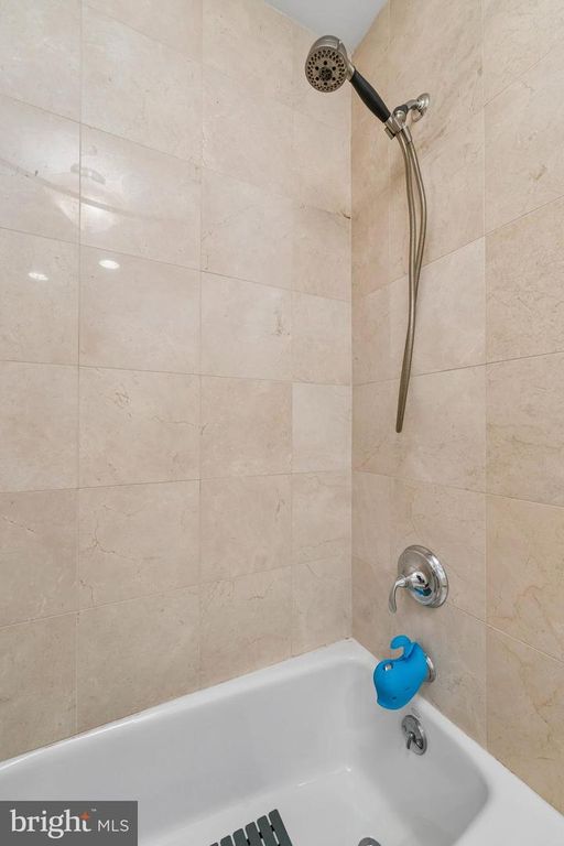 Image 31 of property listing at 190 PRESIDENTIAL BLVD #513, Bala Cynwyd, PA 19004