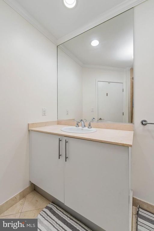 Image 32 of property listing at 190 PRESIDENTIAL BLVD #513, Bala Cynwyd, PA 19004