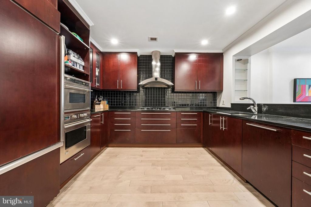 Image 9 of property listing at 190 PRESIDENTIAL BLVD #513, Bala Cynwyd, PA 19004