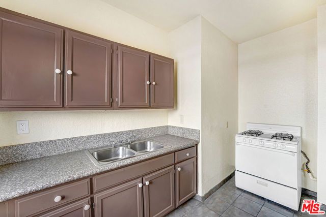 610 S Coronado Street 506, Los Angeles, CA 90057