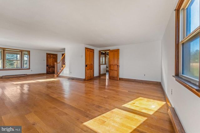 527 BETHEL CHURCH RD, Spring City, PA 19475