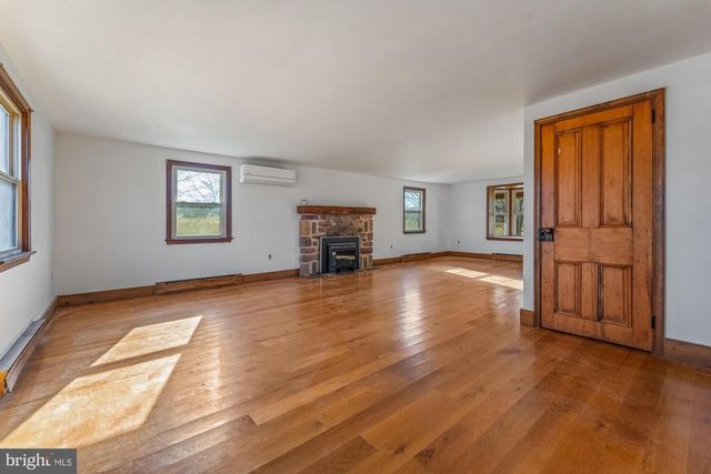 527 BETHEL CHURCH RD, Spring City, PA 19475