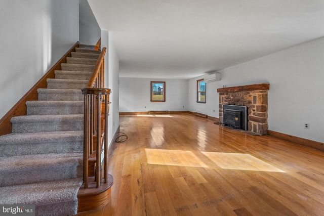 527 BETHEL CHURCH RD, Spring City, PA 19475