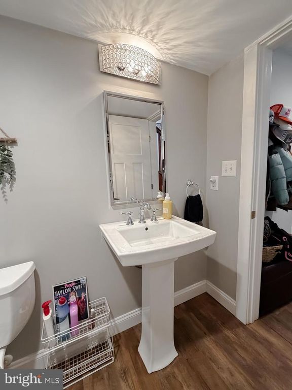 Image 11 of property listing at 16146 THOMAS RD, Piney Point, MD 20674
