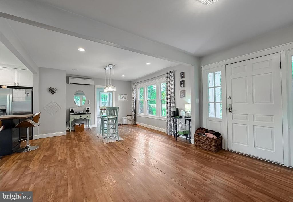 Image 13 of property listing at 16146 THOMAS RD, Piney Point, MD 20674