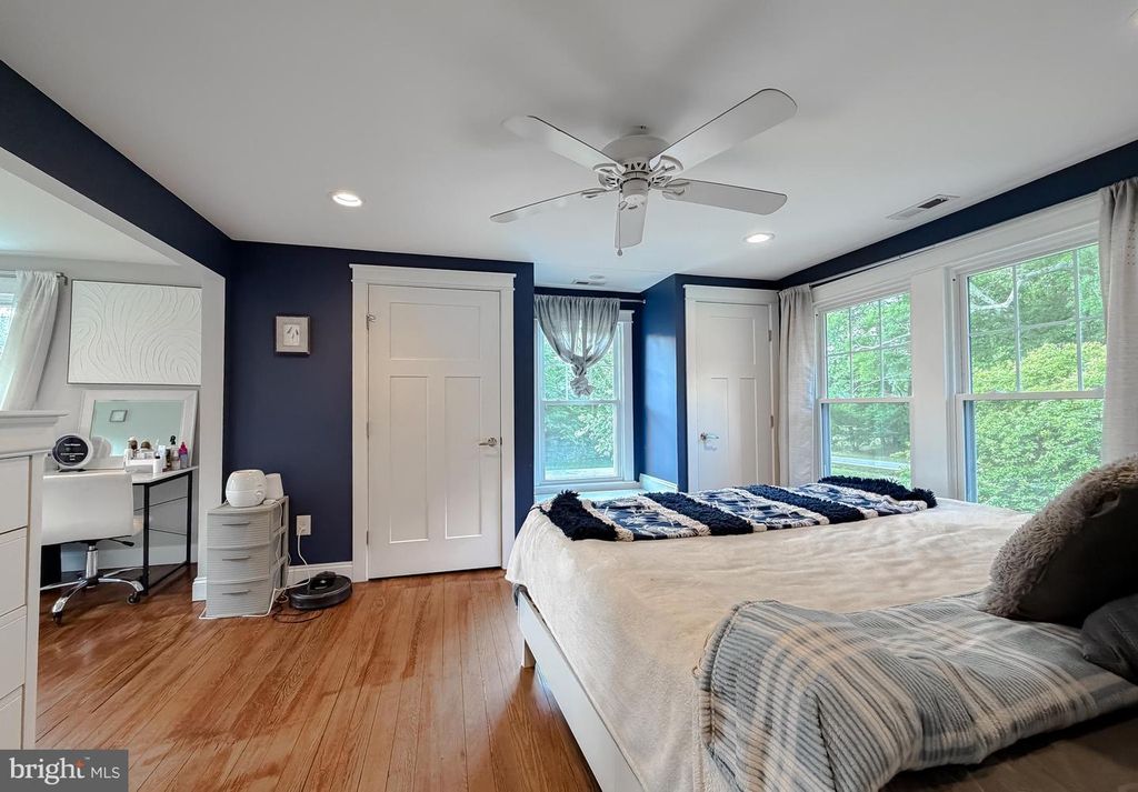 Image 19 of property listing at 16146 THOMAS RD, Piney Point, MD 20674