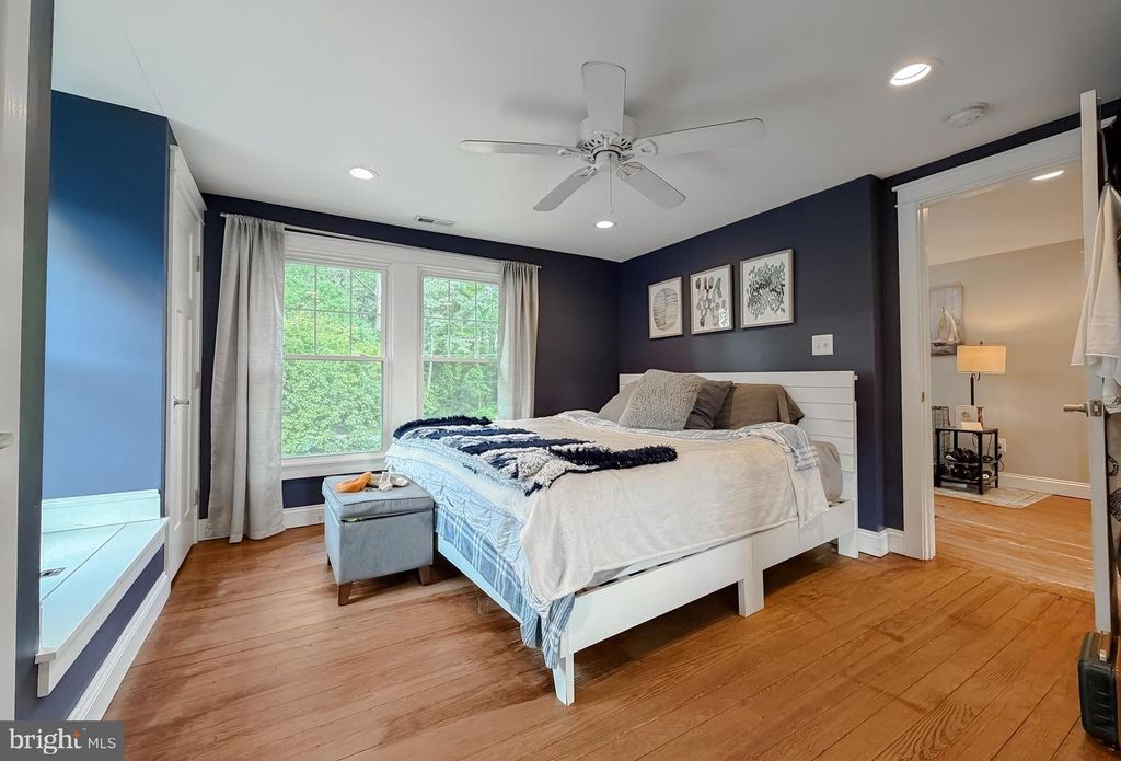 Image 20 of property listing at 16146 THOMAS RD, Piney Point, MD 20674