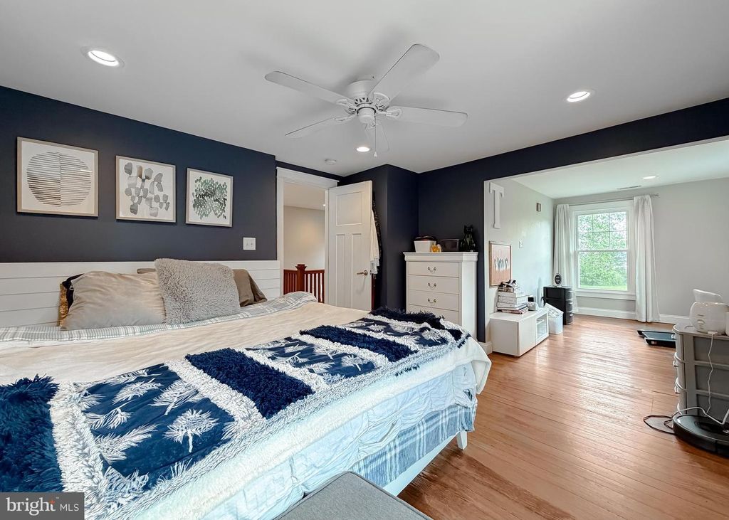 Image 21 of property listing at 16146 THOMAS RD, Piney Point, MD 20674