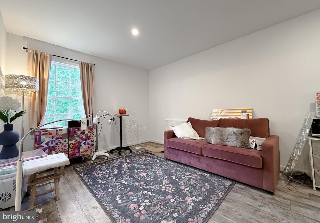 Image 34 of property listing at 16146 THOMAS RD, Piney Point, MD 20674