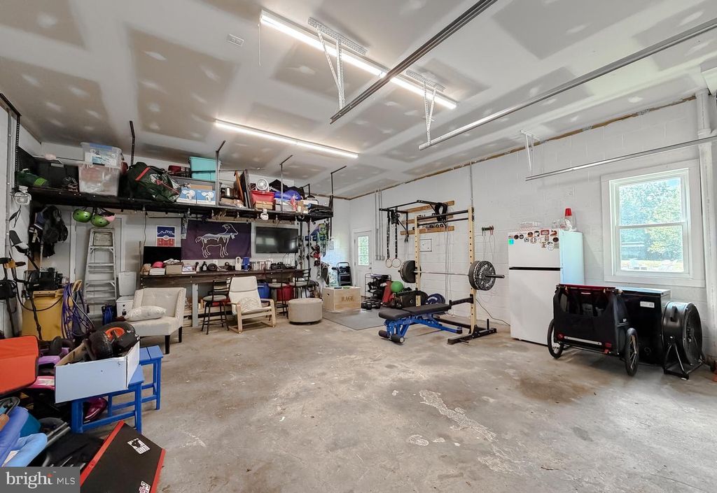 Image 38 of property listing at 16146 THOMAS RD, Piney Point, MD 20674