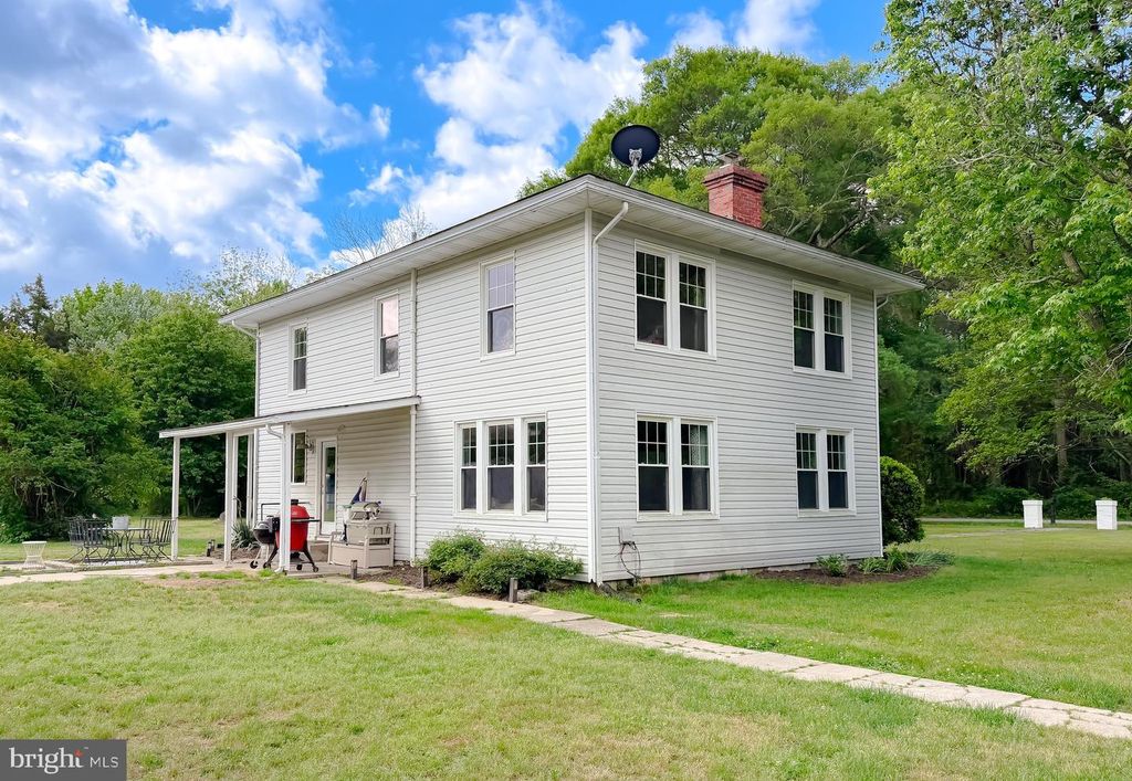 Image 39 of property listing at 16146 THOMAS RD, Piney Point, MD 20674