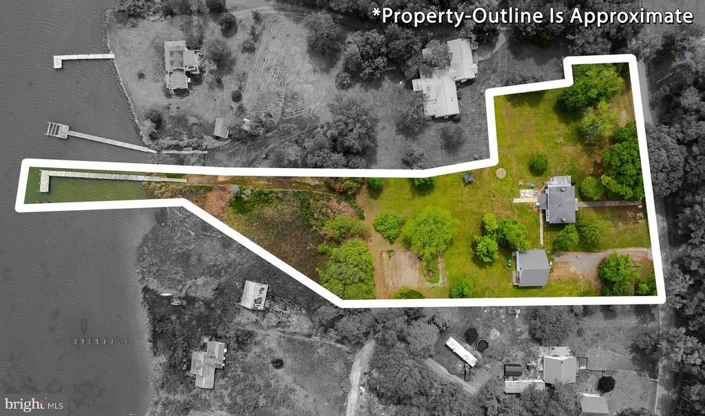 Image 41 of property listing at 16146 THOMAS RD, Piney Point, MD 20674