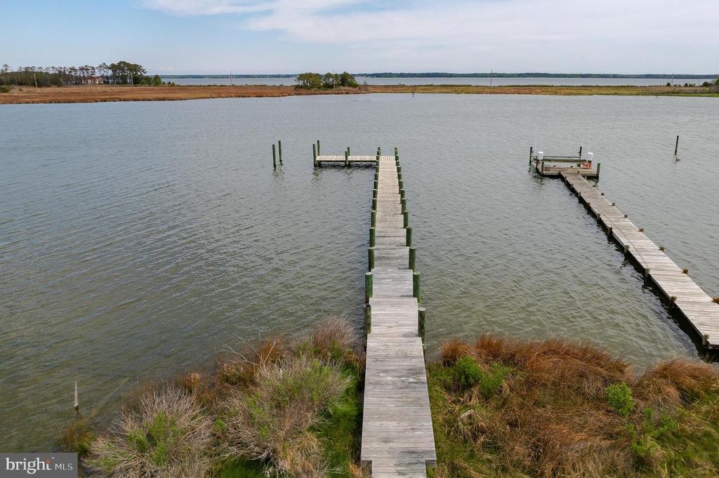 Image 49 of property listing at 16146 THOMAS RD, Piney Point, MD 20674