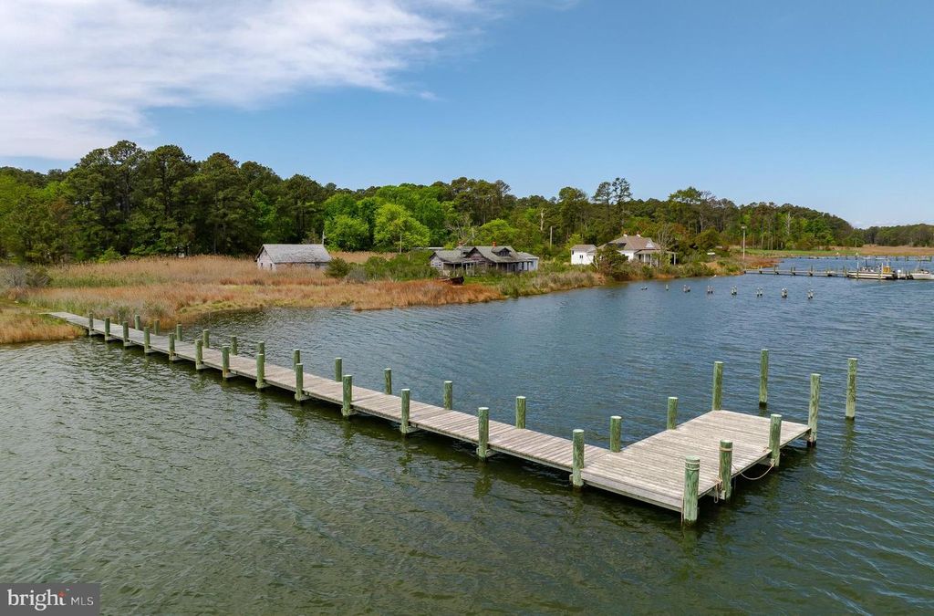 Image 51 of property listing at 16146 THOMAS RD, Piney Point, MD 20674