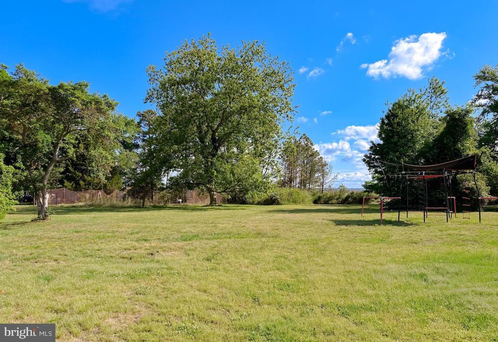 Image 53 of property listing at 16146 THOMAS RD, Piney Point, MD 20674