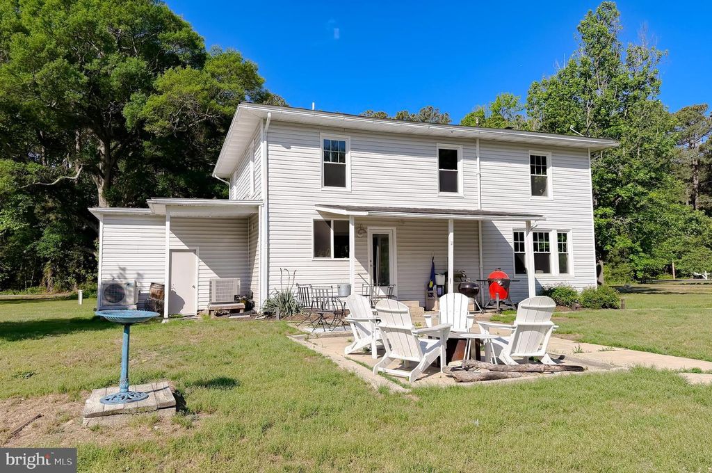 Image 54 of property listing at 16146 THOMAS RD, Piney Point, MD 20674