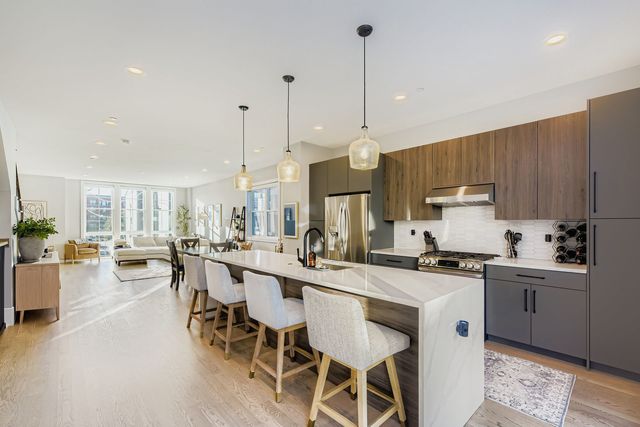 4446 S Drexel Boulevard B, Chicago, IL 60653