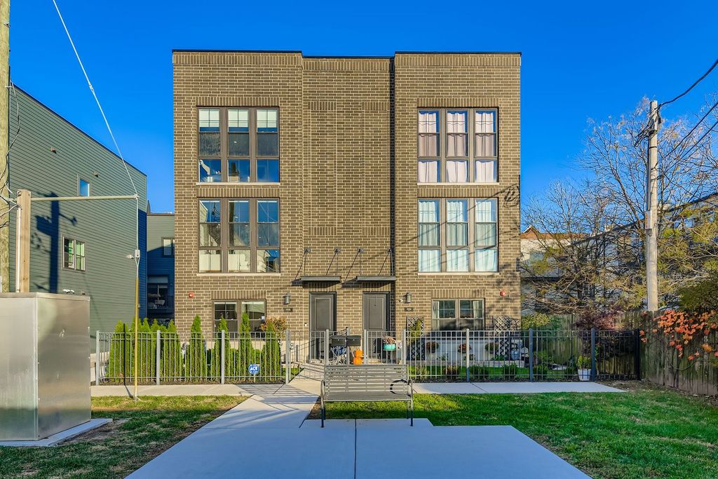 4446 S Drexel Boulevard B, Chicago, IL 60653