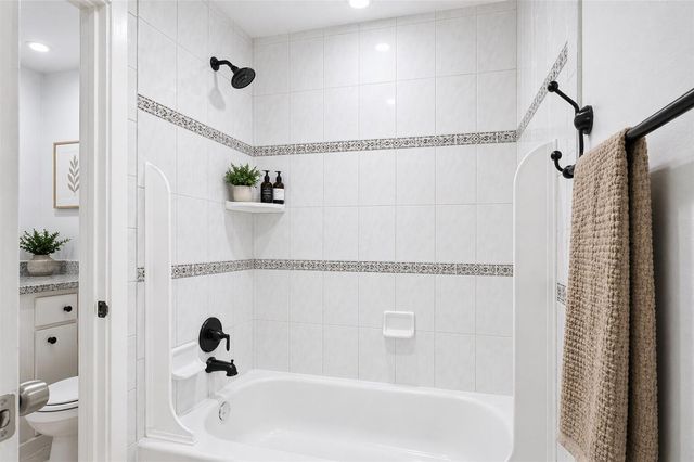 7200 Clarewood Drive 1700, Houston, TX 77036