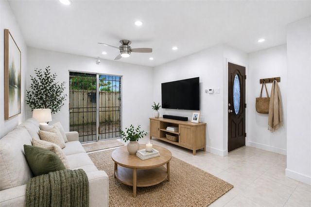 7200 Clarewood Drive 1700, Houston, TX 77036